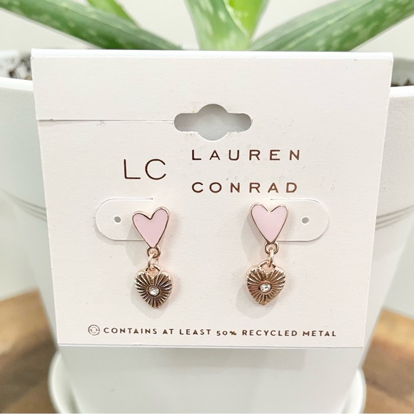 Pink heart dangling studs - Picture 3 of 6